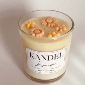 Vela "Natural con Margaritas Pequeñas"